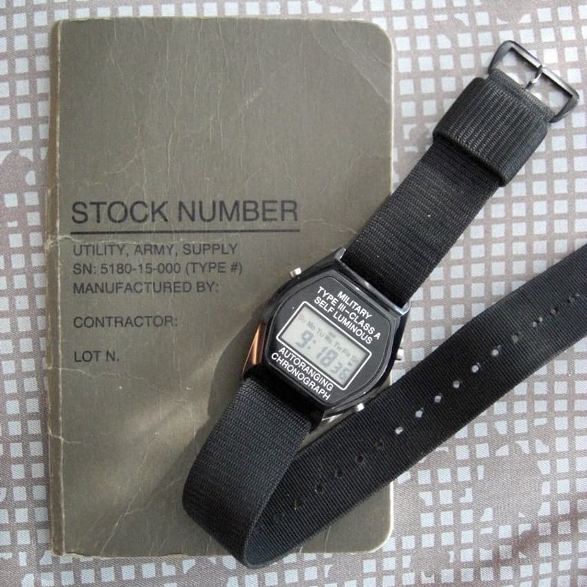 Stocker&Yale электронный часы